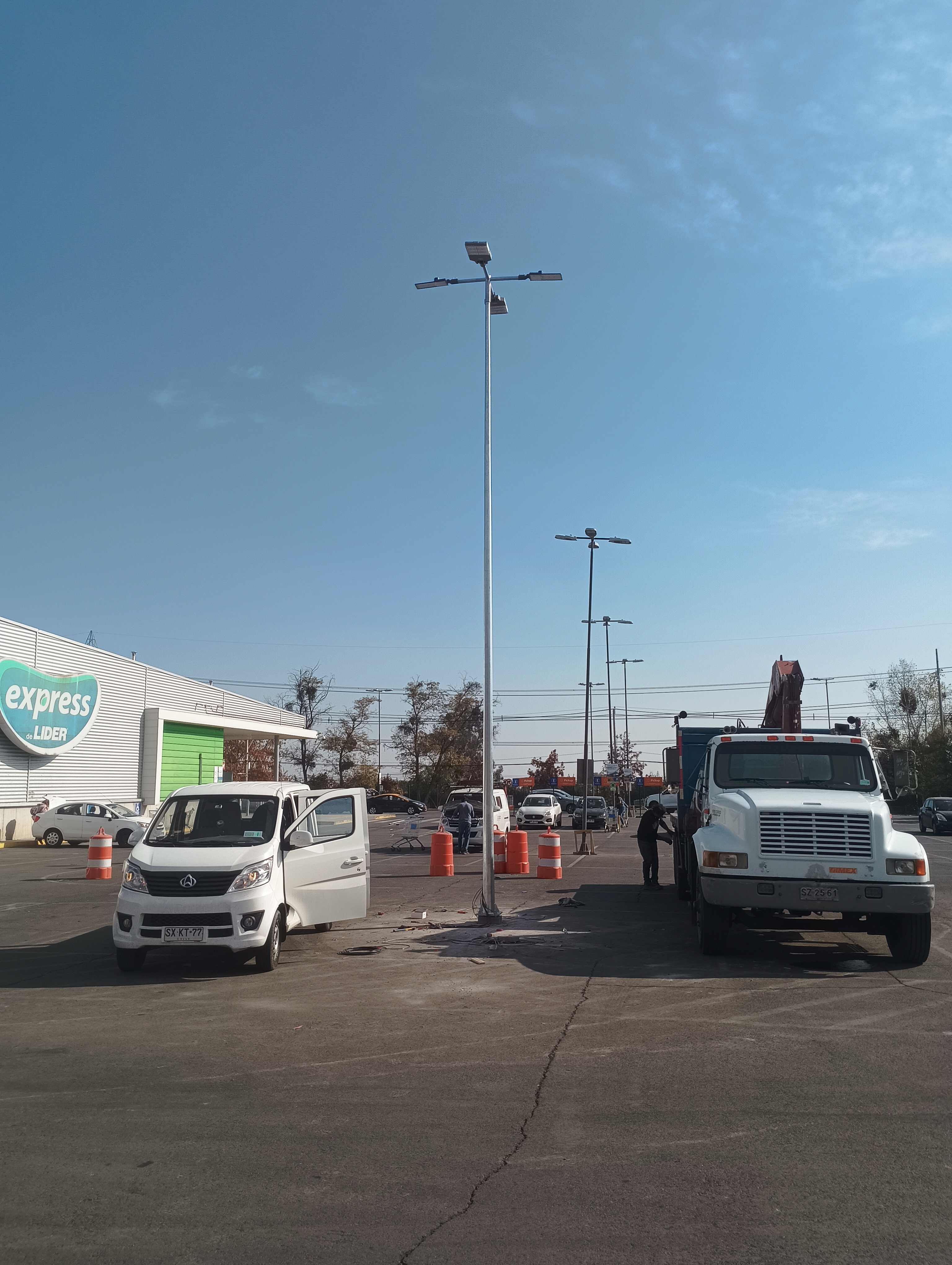 Poste 12M — Supermercado Líder